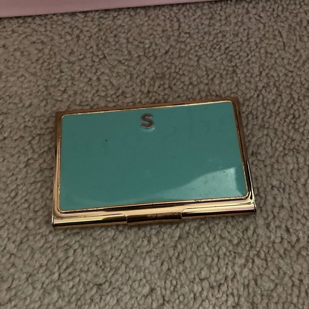 “S” business card holder